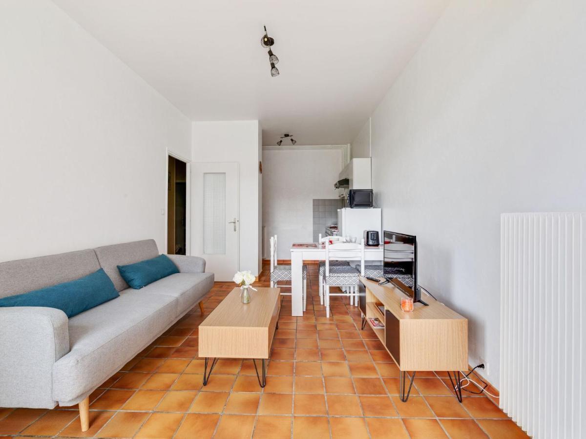 Simplistic Holiday Home In Grandcamp With Garden Zewnętrze zdjęcie